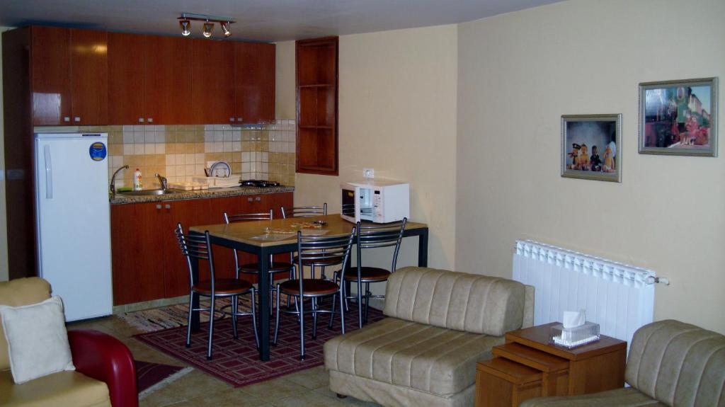 Fārayyā Stone Chalets חדר תמונה